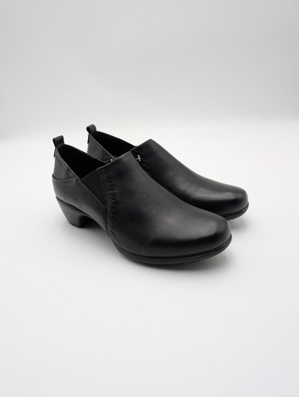 Romika Slip-On Shoes Womens Size 6.5 Black Leather Comfort Low Heel New Casual